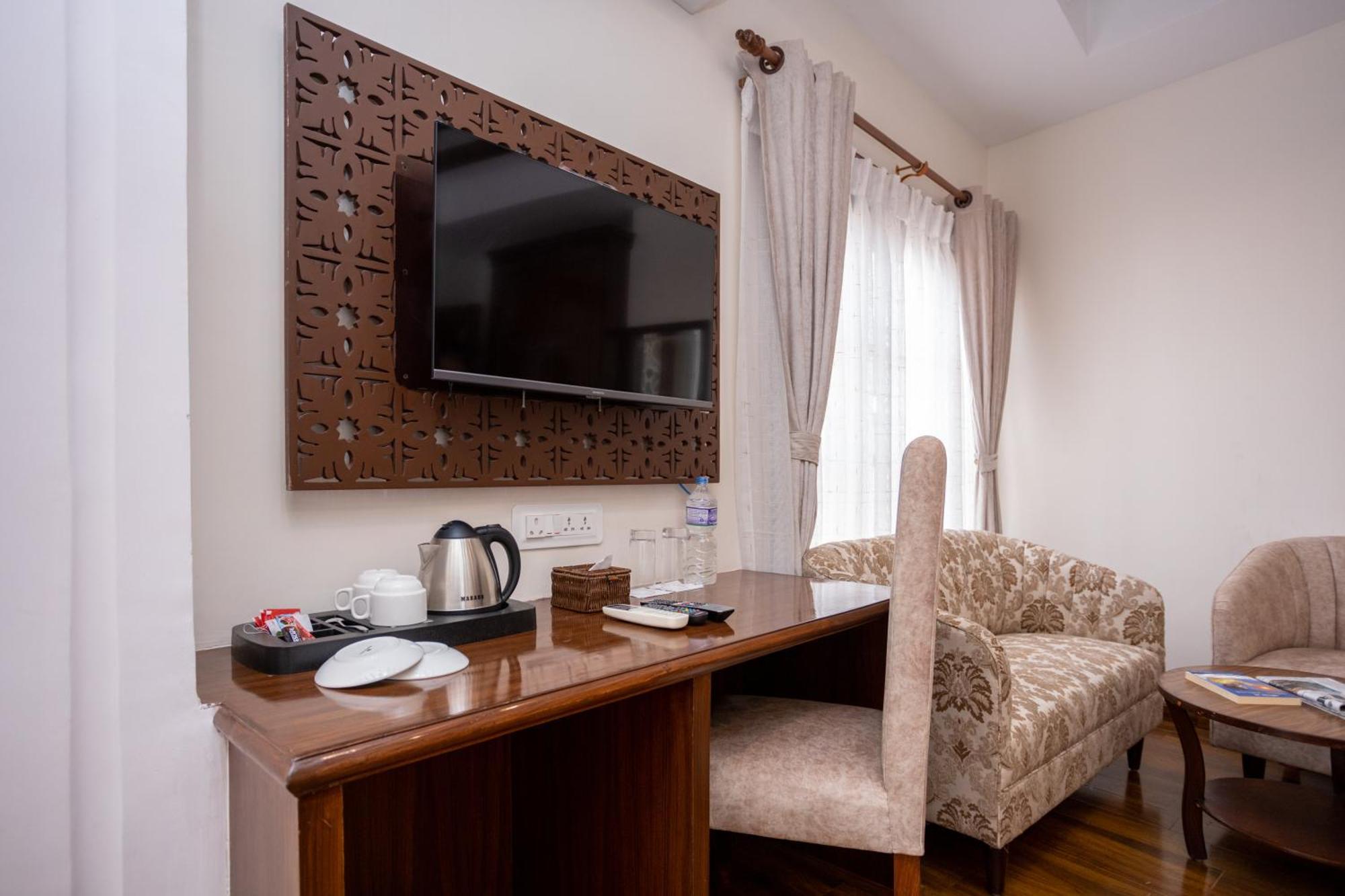 Airport Himalaya Boutique Hotel กาฐมาณฑุ ภายนอก รูปภาพ