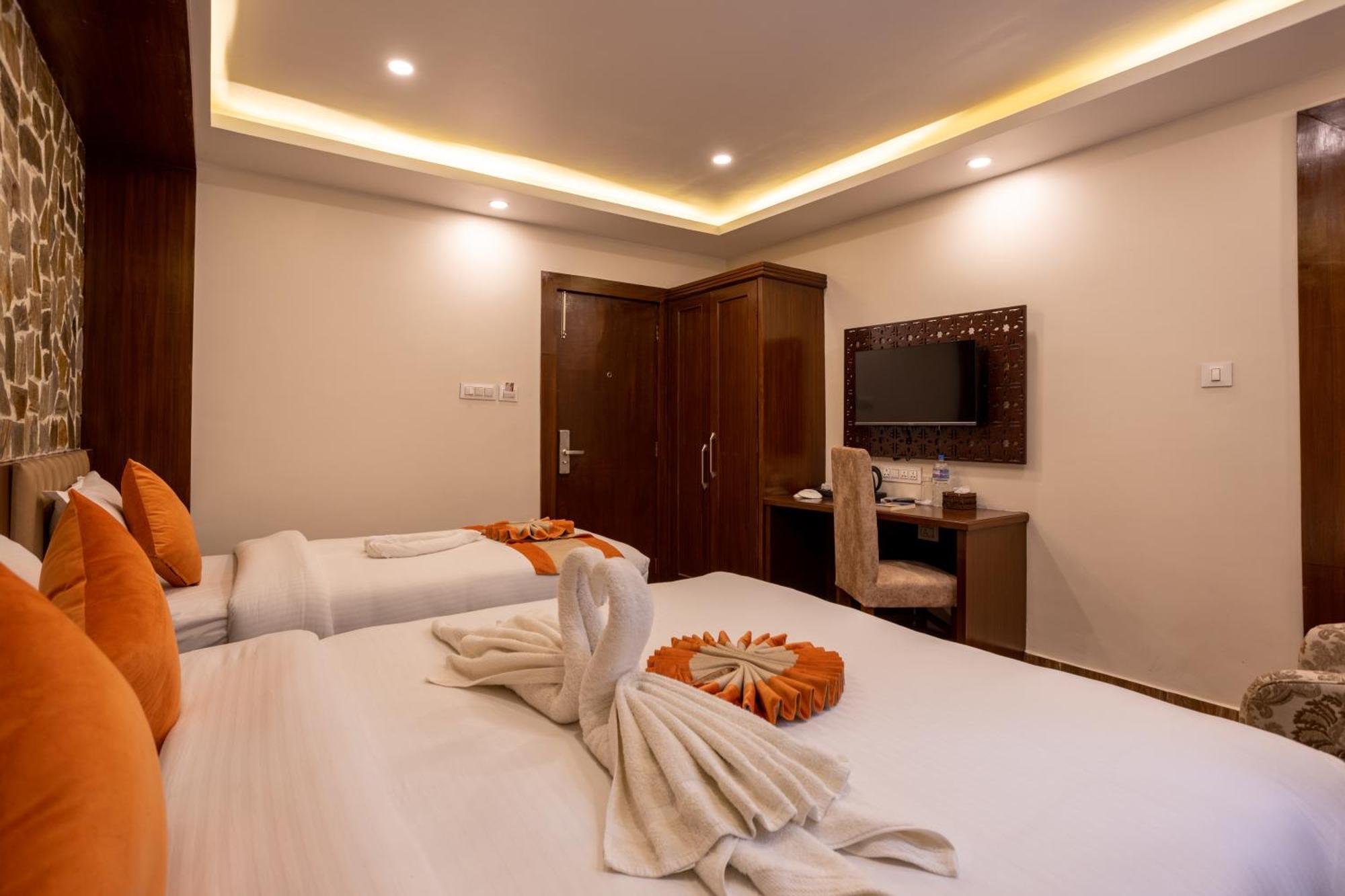 Airport Himalaya Boutique Hotel กาฐมาณฑุ ภายนอก รูปภาพ